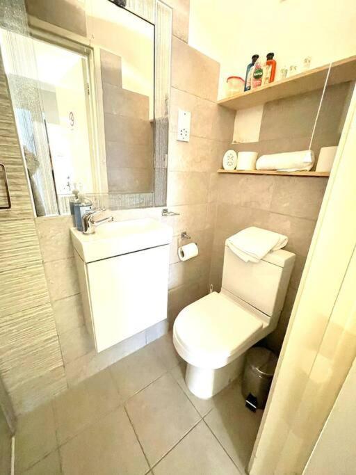 Serene And Cozy 1-Bedroom House With Parking CBG Dış mekan fotoğraf