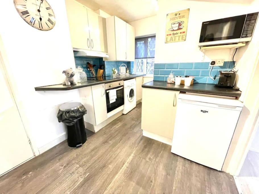 Serene And Cozy 1-Bedroom House With Parking CBG Dış mekan fotoğraf